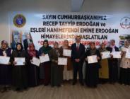 Okuma-Yazma Öğrenen Kursiyerler, Belgelerini Aldı