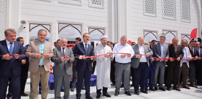 Diyanet İşleri Başkanı Erbaş, Camii Açılışlarına Katıldı
