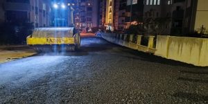 FATSA’DA GECE MESAİSİ: ASFALT ÇALIŞMALARI TÜM HIZIYLA SÜRÜYOR