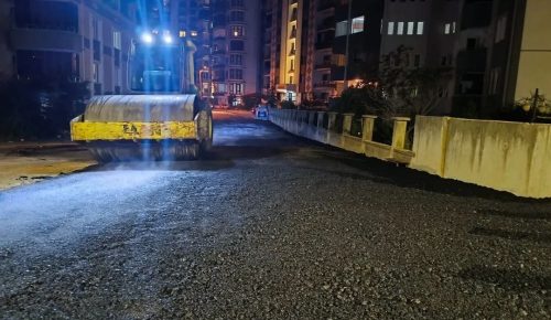 FATSA’DA GECE MESAİSİ: ASFALT ÇALIŞMALARI TÜM HIZIYLA SÜRÜYOR