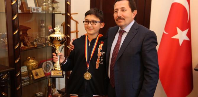 Vali Balkanlıoğlu, Şampiyon Öğrenciyi Ödüllendirdi TV