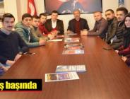 Ak gençlik iş başında