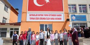 İlçelerdeki Sosyal Amaçlı Ziyaretlerini Sürdürüyor