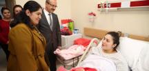Vali Yavuz, Şehit Ailesinin Bebek Sevincini Paylaştı