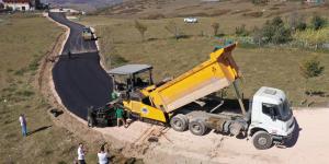 TURİZME GİDEN YOLLARA SICAK ASFALT
